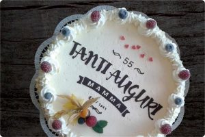 30 cm-Eistorte mit Banderolen-Motiv & Schriftzug